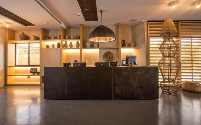 Bebatroun Beach Hotel