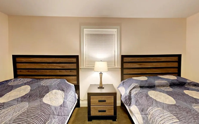 Put-in-Bay Waterfront Condo #105