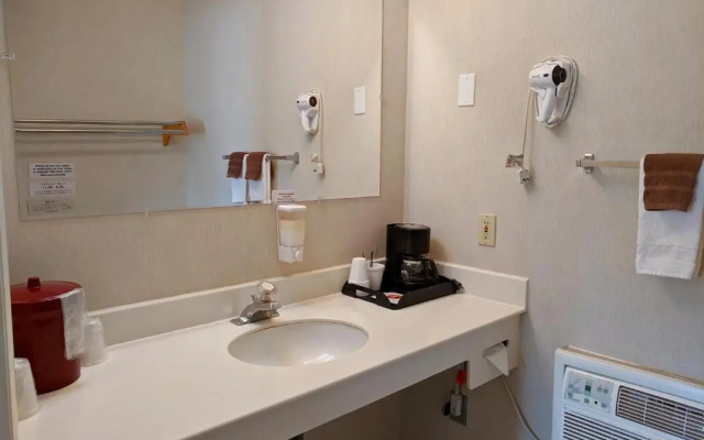 Aquarius Inn