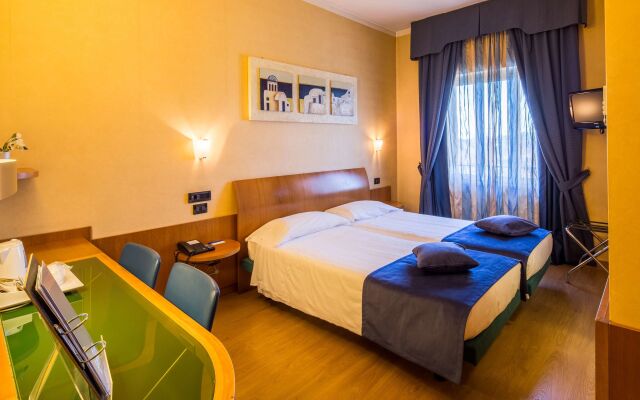 Best Western Hotel Luxor вид на фасад