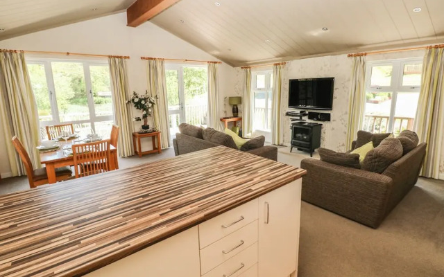 Oak Lodge