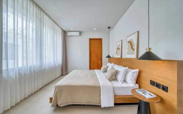Malvarrosa Stylish 1BR Private Pool Villa Bingin