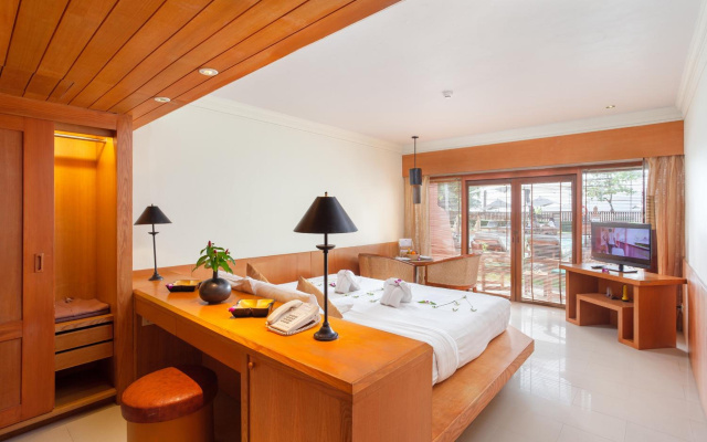 Seaview Patong Hotel
