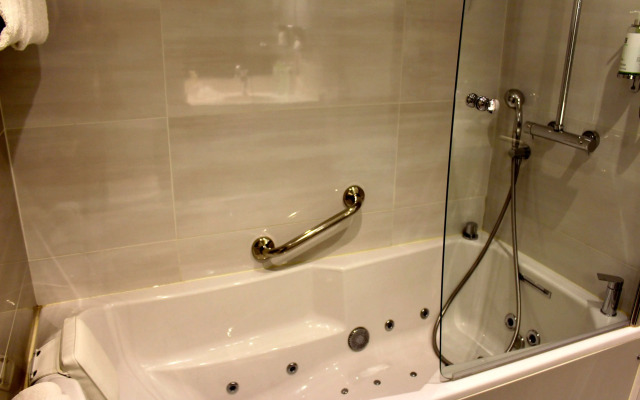 Best Western Plus Hotel Carlton