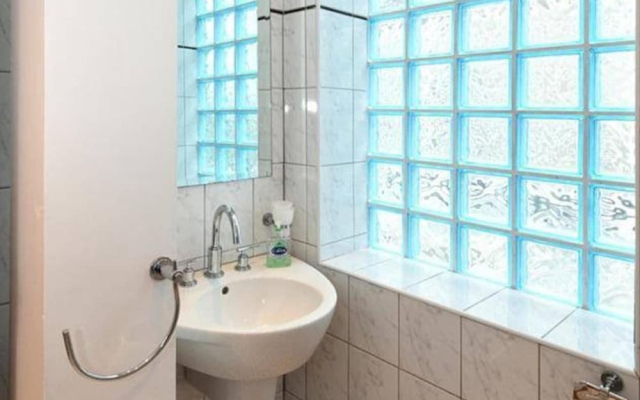 London Luxe Apartment - Central Location