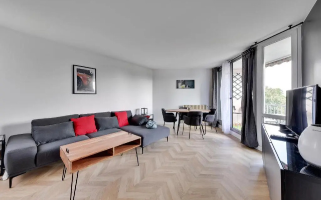 Chic apart with parking and balcony