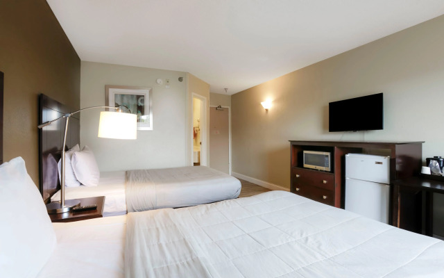 Copley Inn & Suites By OYO Akron OH