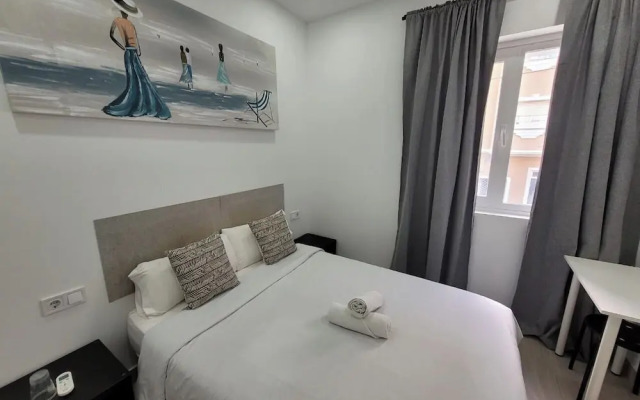 AYZ Silvela - Auto check-in property