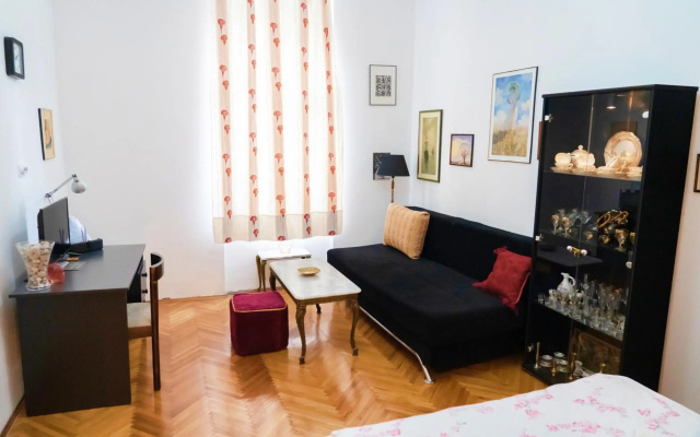 Artsy Ferhadija Studio Apartment