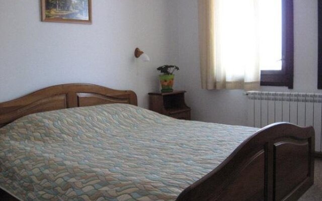 Family Hotel Arbanashka Sreshta Велико Тырново комната для гостей