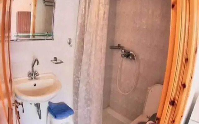 Glaros Guesthouse