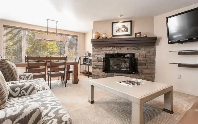 Terracehouse 82 - 2 Bedrooms Condo
