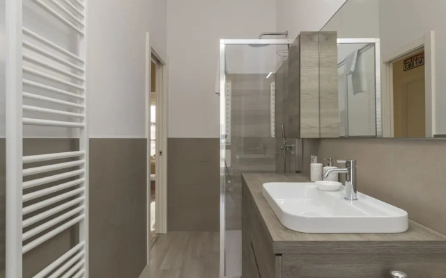 JOIVY Modern 2bed flat with balcony, 250m from M5 Foppa and M2 Sant'Agostino