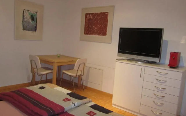 B&B Pension Marina