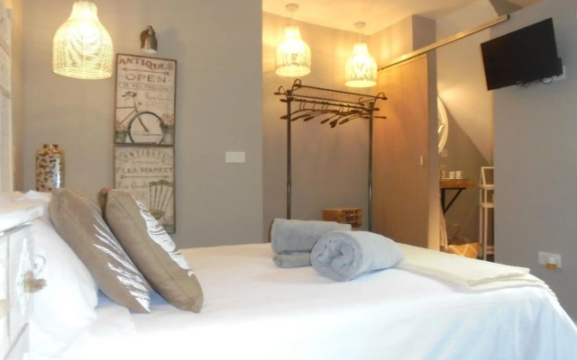 Hostal Tak