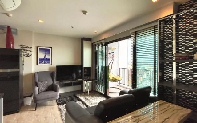 The Base Central Pattaya Deluxe Kingsize