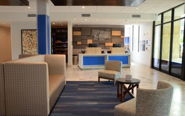 Holiday Inn Express & Suites Franklin - Berry Farms by IHG