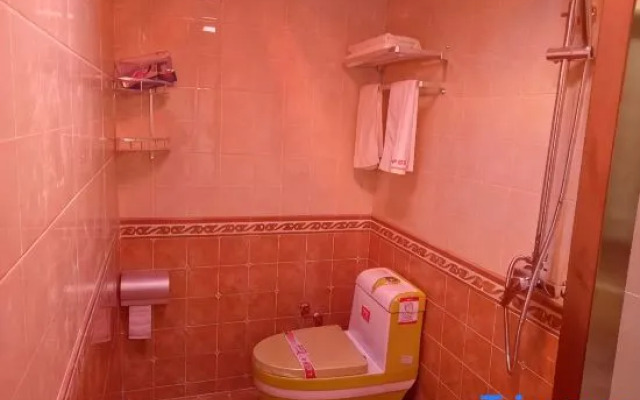Xingyang Taihe Business Hotel