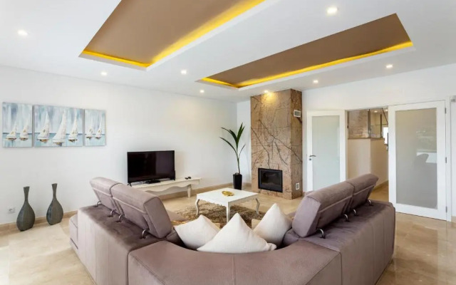 Luxury Vau Beach Villa with Private Pool