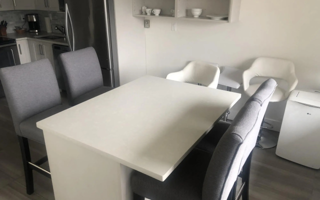 HS17 · Hearthstone Lodge - Hot tub - Village location