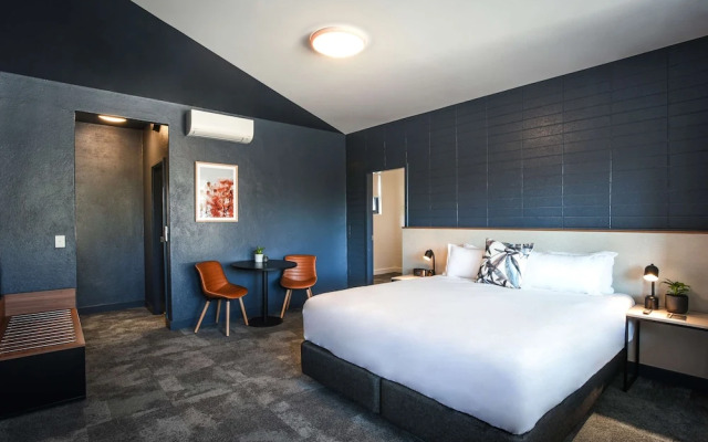 Parkside Motel