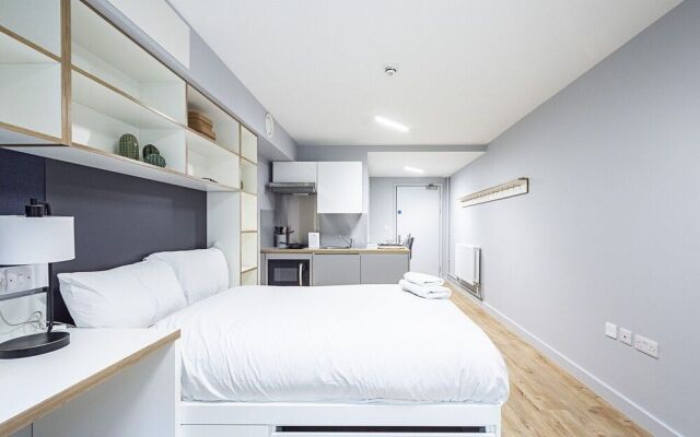 Magnificent Rooms Studios & Apartments