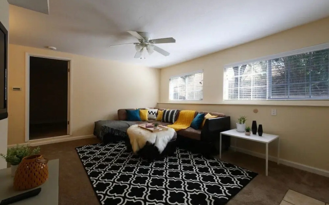 Modern, Exquisite 2-bedroom Home in Lafayette