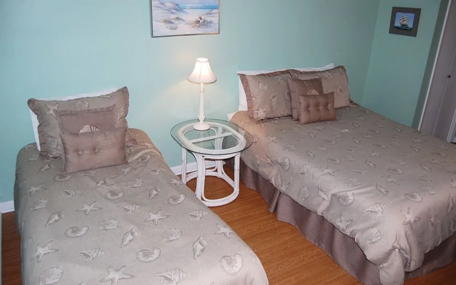 Island Winds East 409 condo