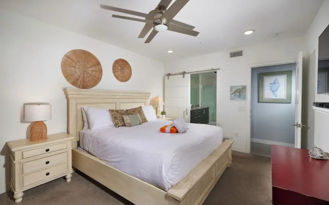 700-104 Water Front Condo w AC!