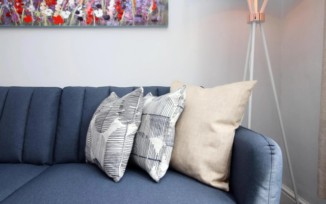City House by Stay South Wales - sleeps 4