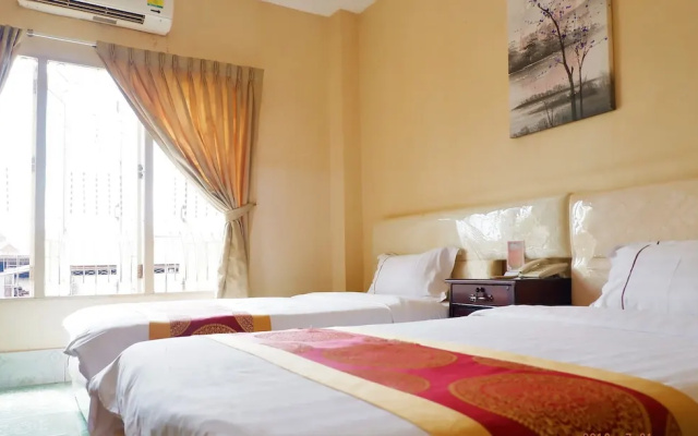 Lily Hotel