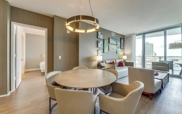 Luxe Condo w/ Hallandale Beach Oceanfront View!