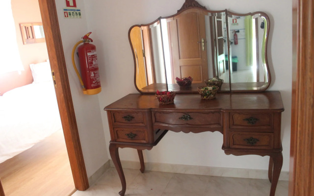 Ericeira Chill Hill Hostel and Private Rooms