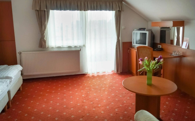 Korona Hotel Panzio