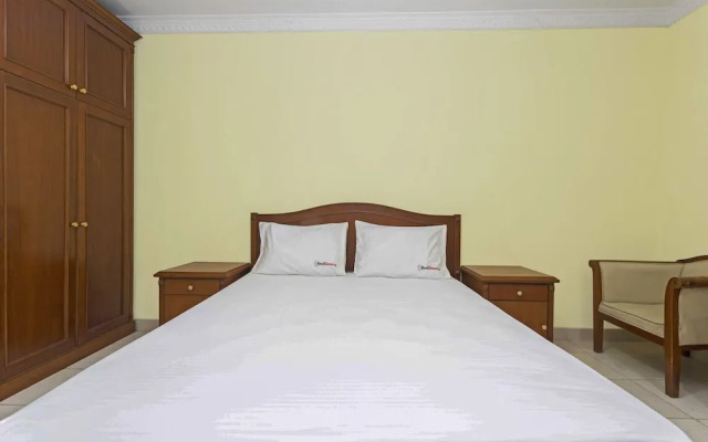 RedDoorz near Ciputra World Kuningan