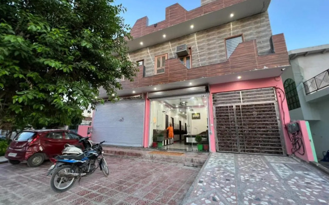 Hotel Nidhivan Dham