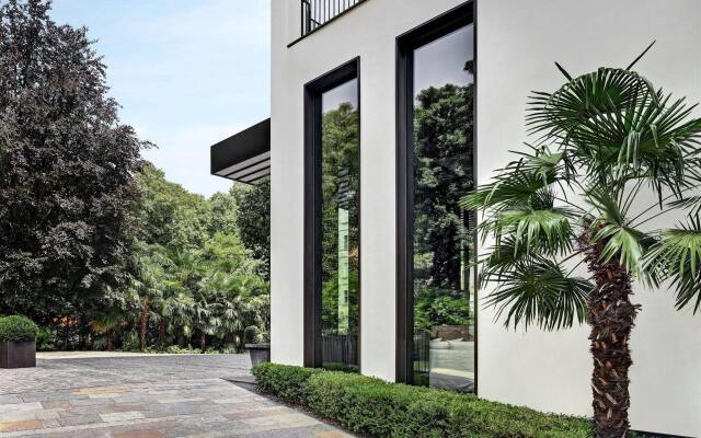 Bulgari Hotel Milan вид на фасад