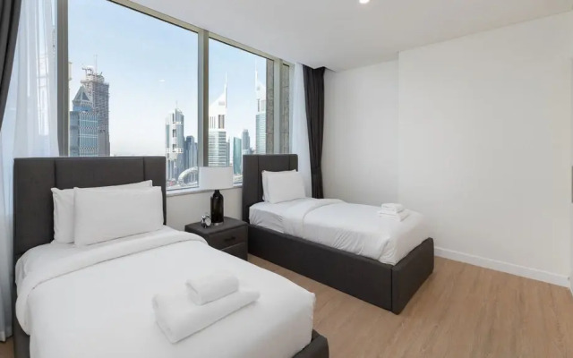 Pristine Difc 2BR w Pool Gym