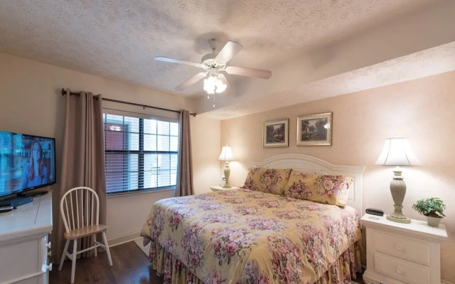 Roaring Romance - Two Bedroom Condo