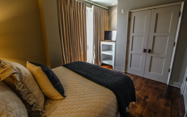 Rosemary Beach Rentals by Counts-Oakes