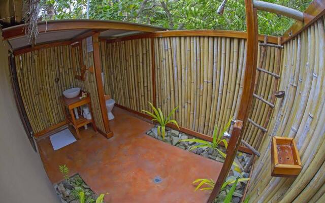 Отель Barefoot Island Resort вид на фасад