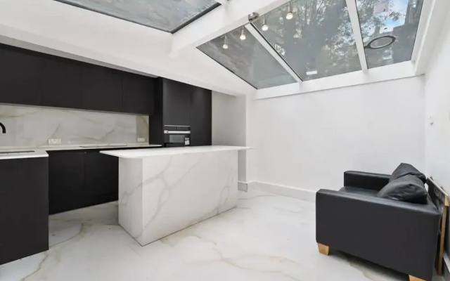 City Chic London Apartment With 2 Bedrooms