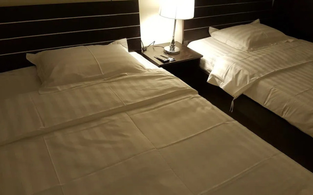 Alhamra Tower Hotel