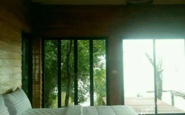 Lake House