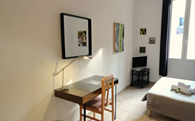 Central Studio Residence Lily