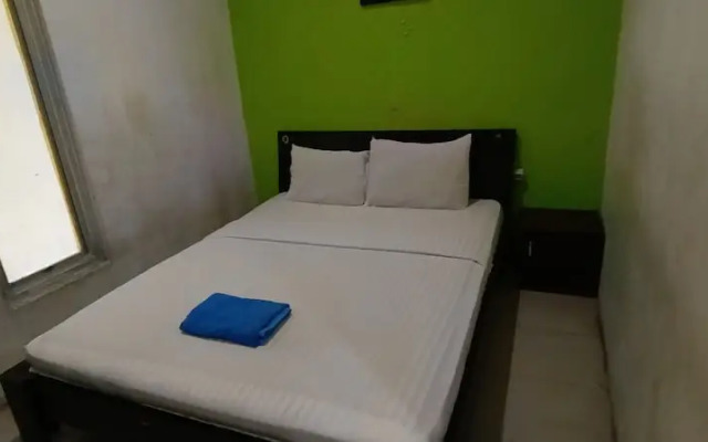 Hotel O Wisma Aluh AmbakNearPantai batu lima Asbullah tmbngn
