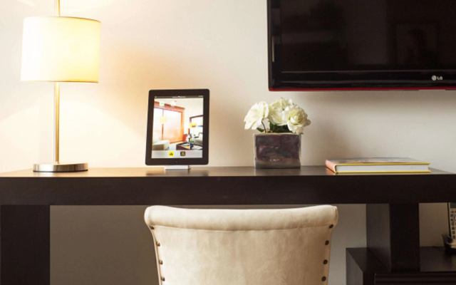 93 Luxury Suites & Residences