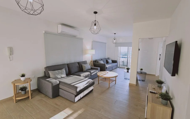 01 LIM - Stay Sky Apartment
