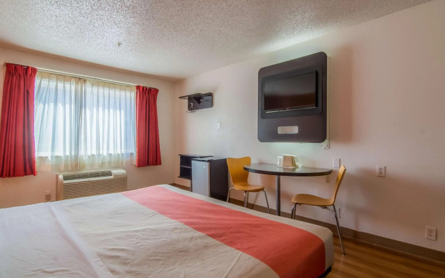Motel 6 Dallas, TX - North - Richardson