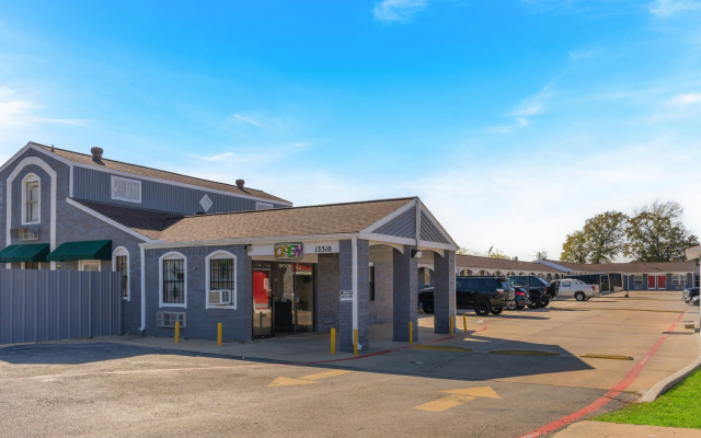 Golden Inn Dallas by Hotel O